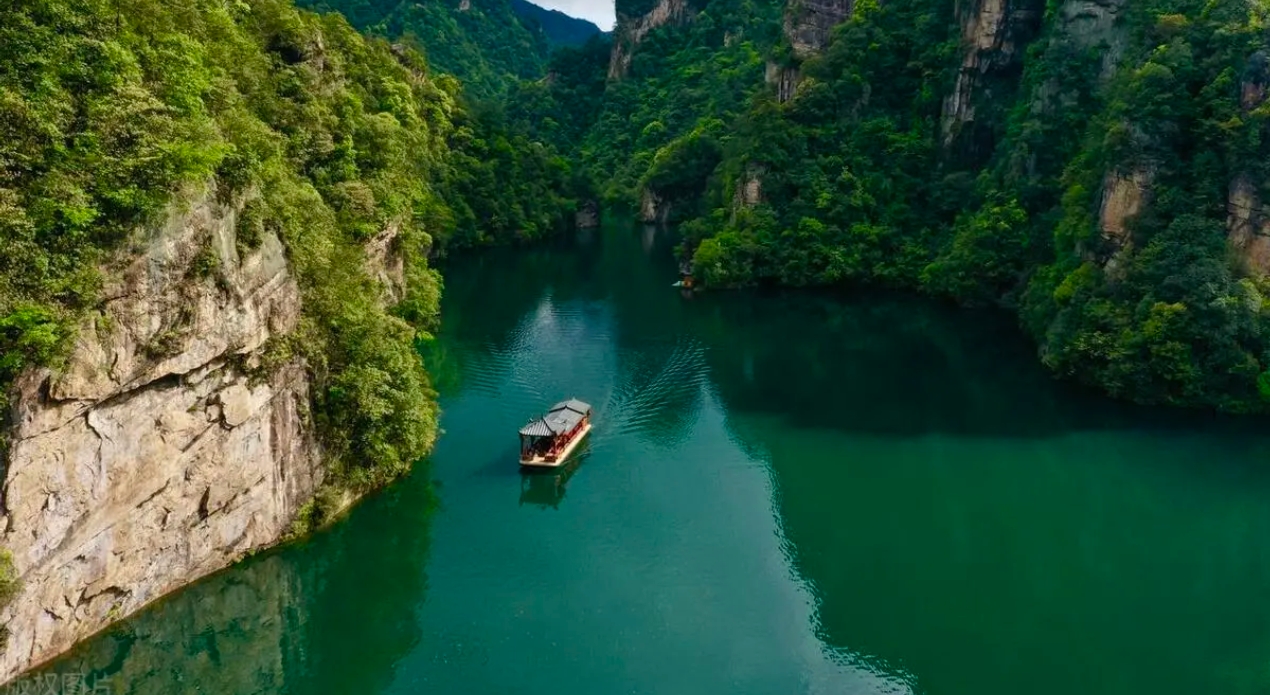 宝峰湖